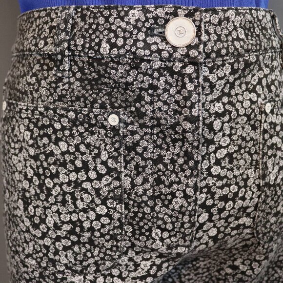 CHANEL 2021 CC Camellia Print Stretch Jeans Size 40 Straight Leg - Picture 11 of 16